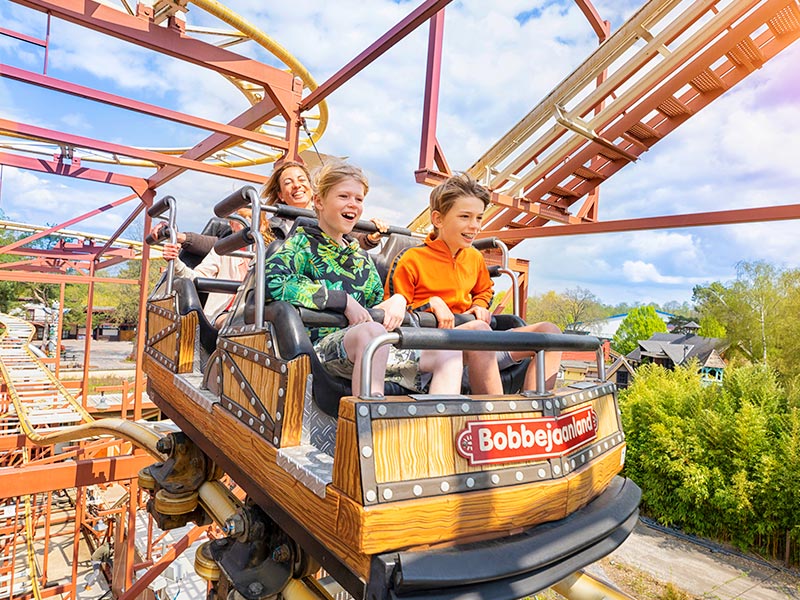 Speedy Bob: Leuke achtbaan voor iedereen - Bobbejaanland